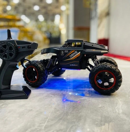 2.4GHz RC 4x4 Off-Road Climbing Spray Truck